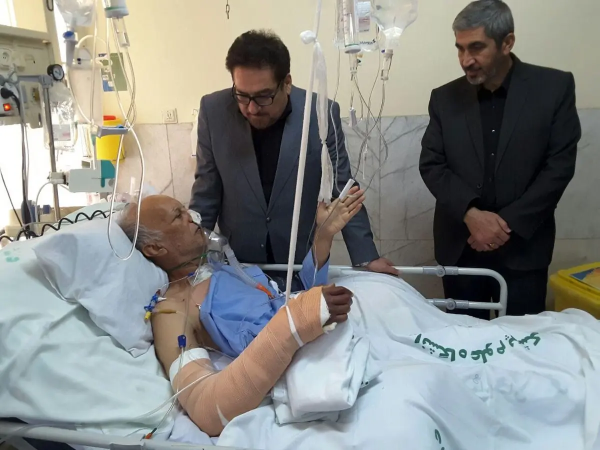عیادت تابش از نماینده حادثه دیده تهران/عکس