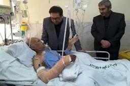 عیادت تابش از نماینده حادثه دیده تهران/عکس