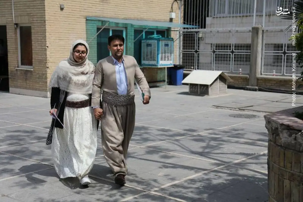ثبت‌نام پدر و دختر در انتخابات ریاست‌جمهوری/عکس