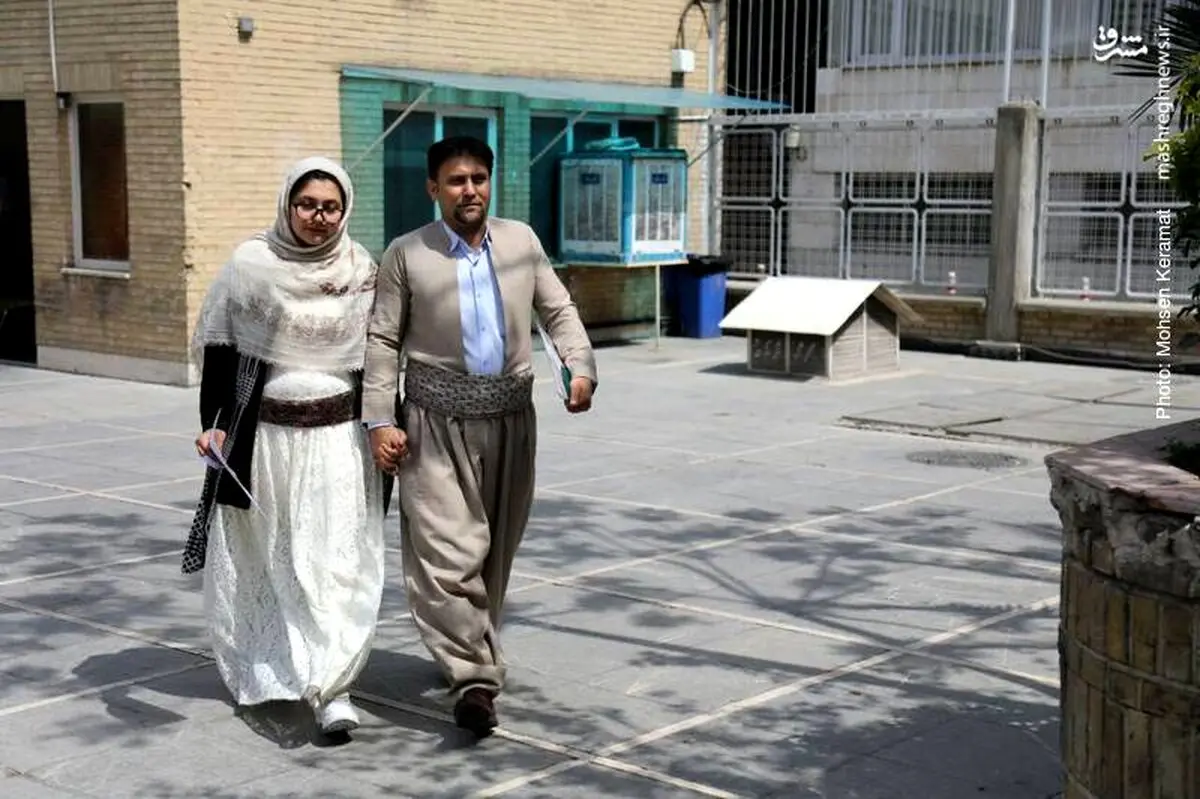 ثبت‌نام پدر و دختر در انتخابات ریاست‌جمهوری/عکس