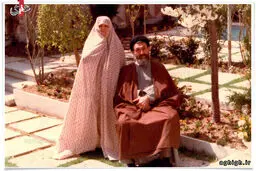 عکسی جالب از شهید بهشتی و همسرش