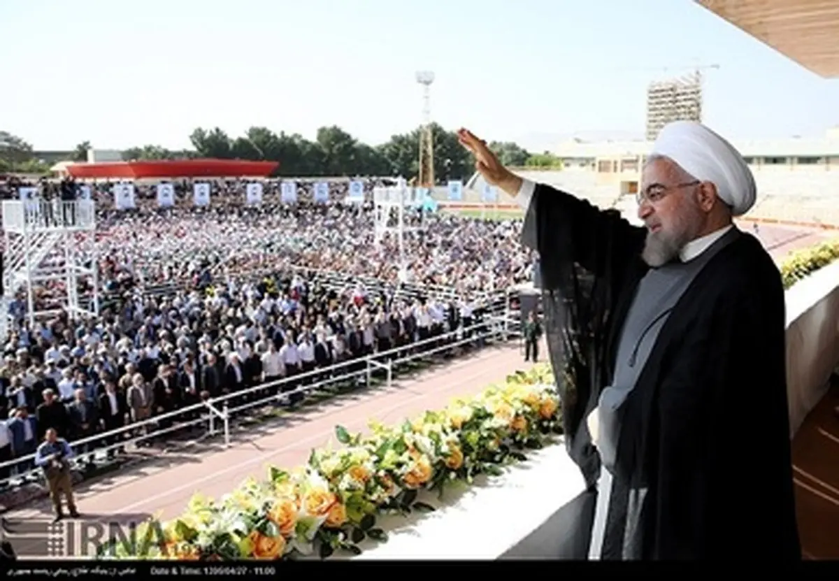 سخنرانی روحانی در جمع مردم کرمانشاه/ تصاویر