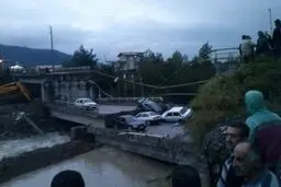 پل معلم کوه تنکابن دو نیم شد/عکس