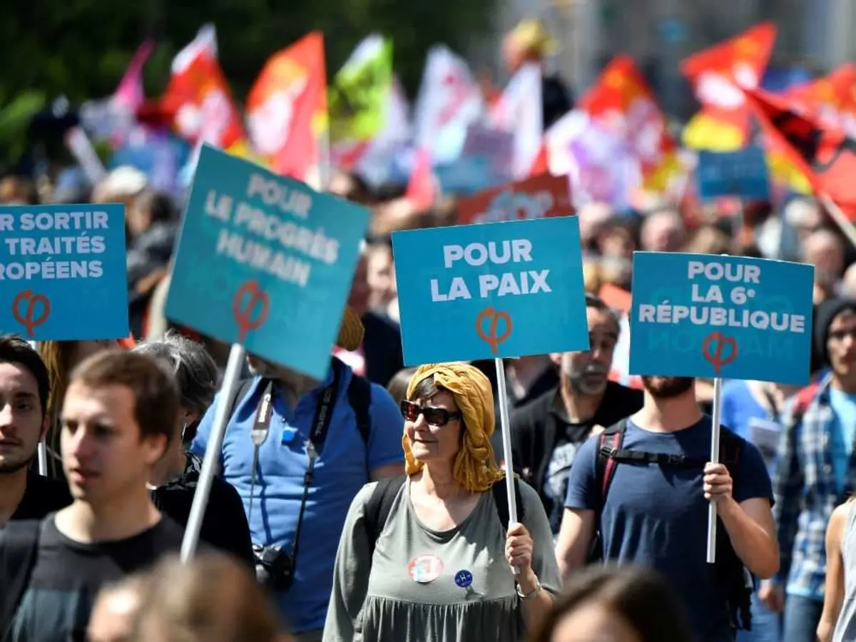 تصاویری از اعتراض گسترده به سیاست‌های مکرون در فرانسه