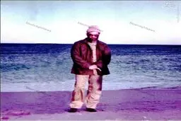 عکس‌ دیده‌‌‌نشده‌ از رهبری‌ در ساحل‌ دریا