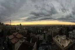 تصویری زیبا از هوای بارانی امروز تهران/ عکس