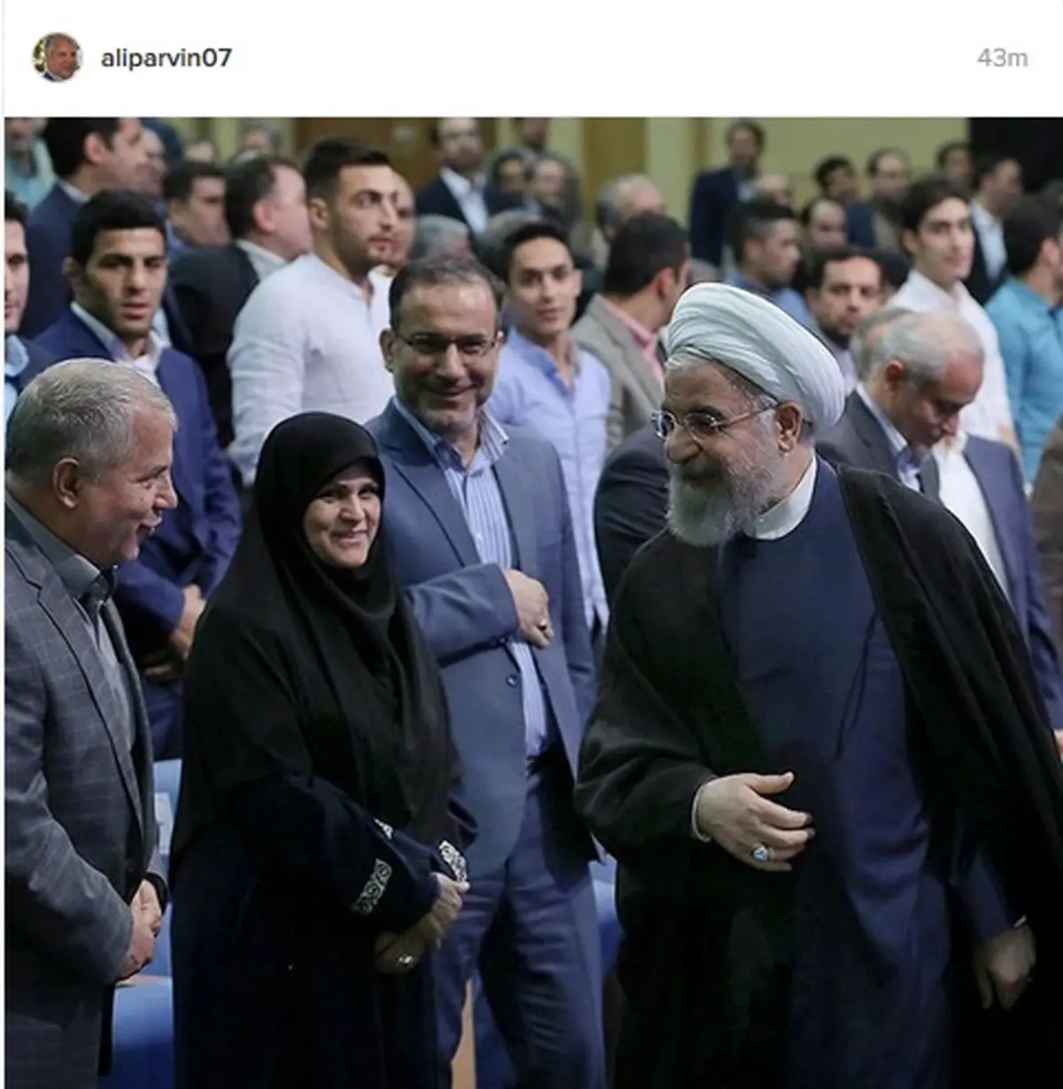 خوش و بش روحانی با علی پروین/ عکس