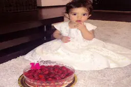 تصویر جدید دختر رضا صادقی به مناسبت ١٤ ماهگي اش