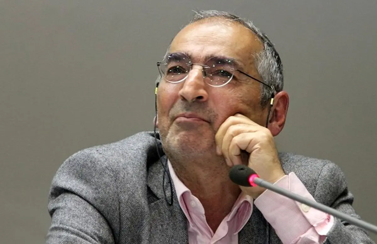 زیباکلام: آدام اسمیت هم وزیر اقتصاد شود، تغییر ایجاد نمی‌شود/ تندروها به دنبال نفوذ نهادهای نظامی در مدیریت کشور هستند