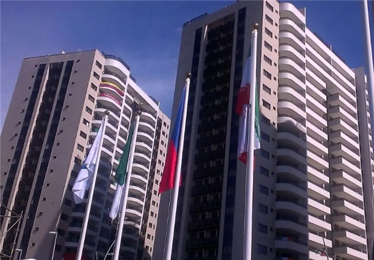 پرچم ایران در دهکده المپیک برافراشته شد+عکس