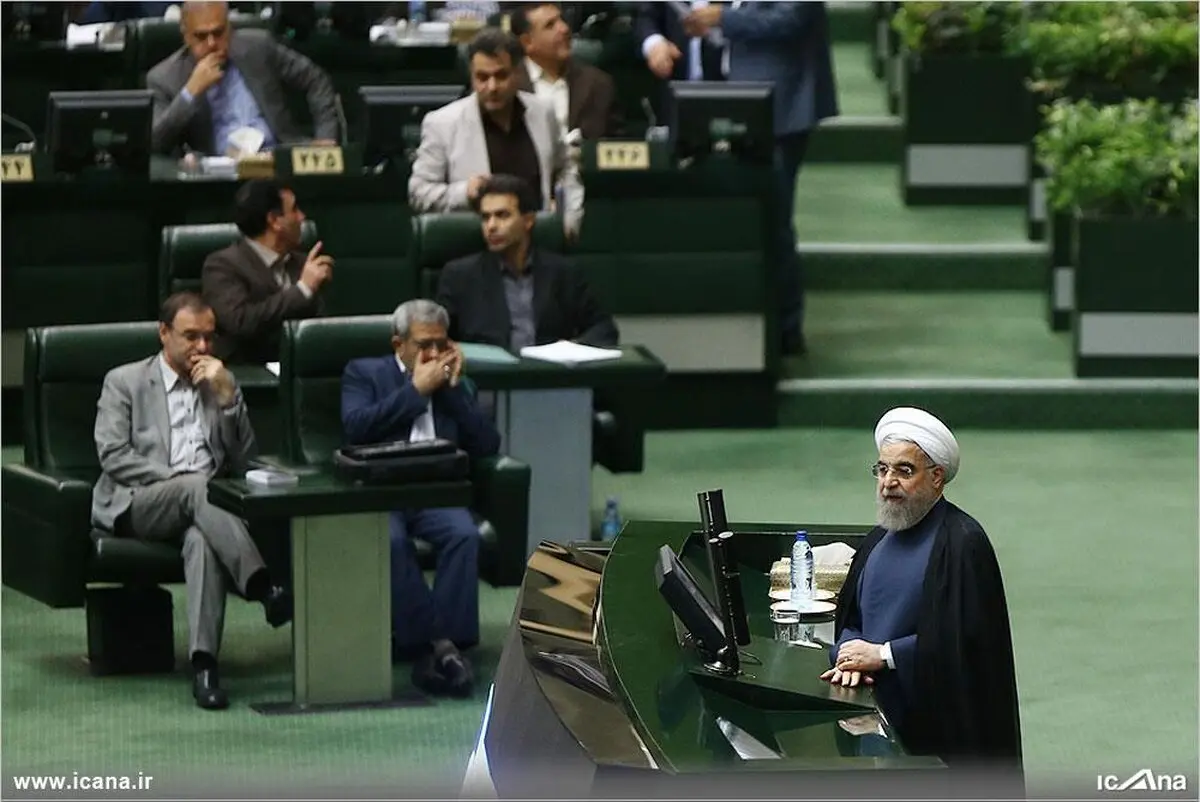 روحانی: یک عده انقلابی نما مشکلات کشور را نمی فهمند/ برای برخی بالا و پایین کردن فساد لذت بخش است/ اسم بدهی معوق را می گذارند اختلاس / برخی به دروغ در خیابان ها خبر فساد جار می زنند