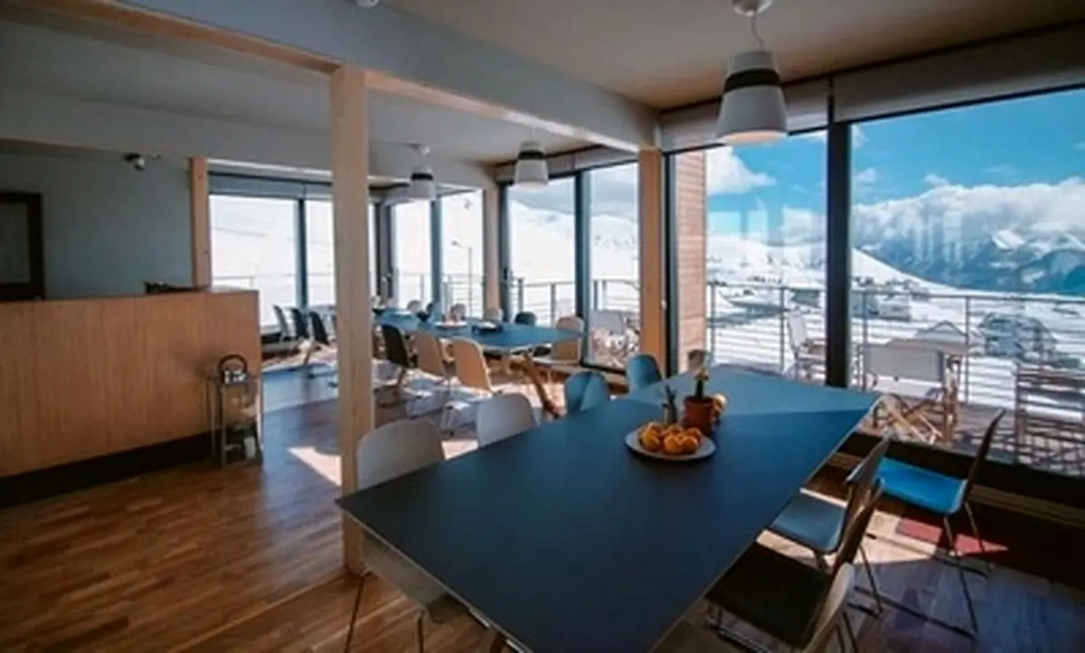 معماری متفاوت هتل مثلثی در گرجستان/تصاویر