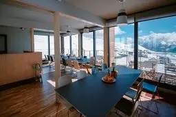 معماری متفاوت هتل مثلثی در گرجستان/تصاویر