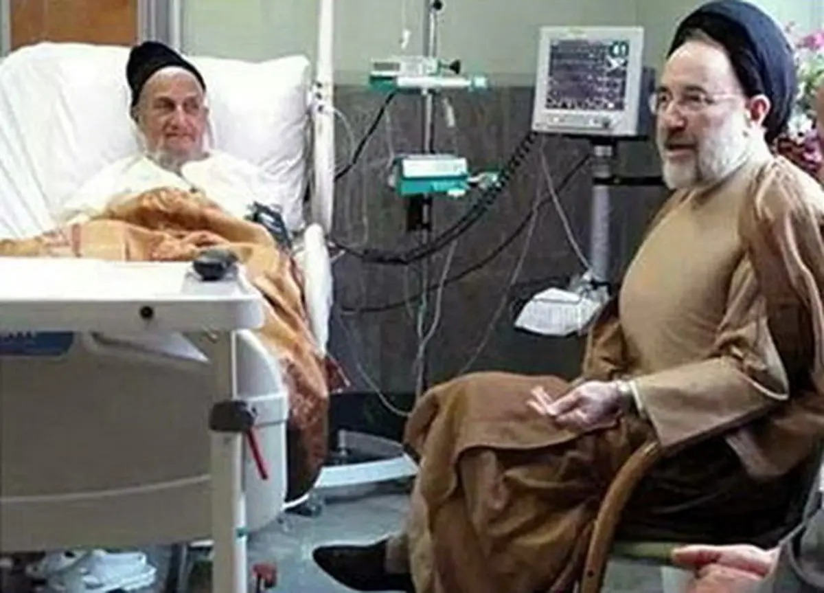 عیادت سیدمحمد  خاتمی از آیت‌الله صانعی /عکس