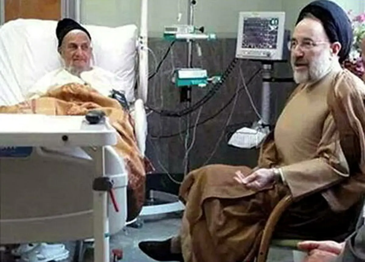 عیادت سیدمحمد  خاتمی از آیت‌الله صانعی /عکس