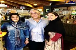 عکسی از آقای بازیگر معروف در کنار دخترانش