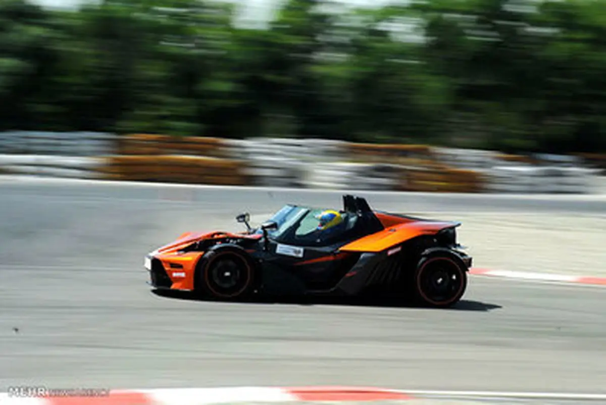 حواشی تصویری مسابقات موتور ریس و حرکات نمایشی