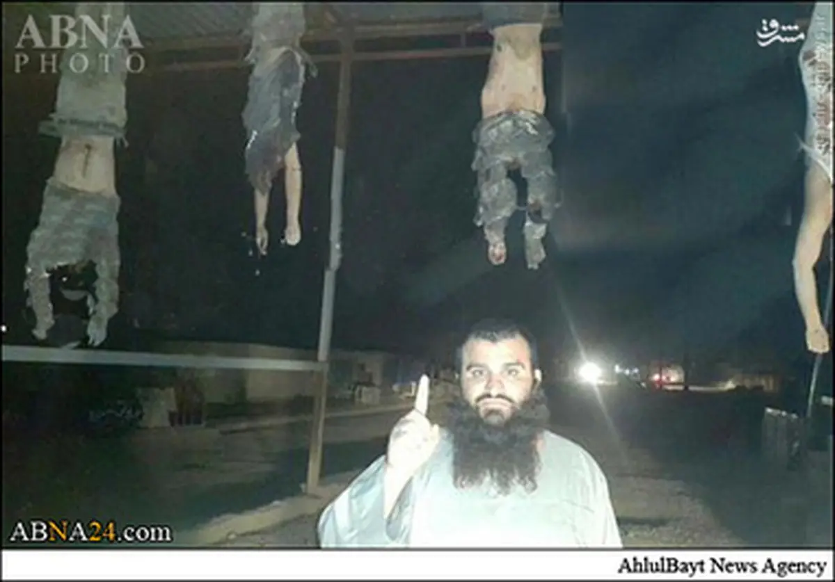 خوش آمدگویی داعش با اجساد قربانیان/عکس