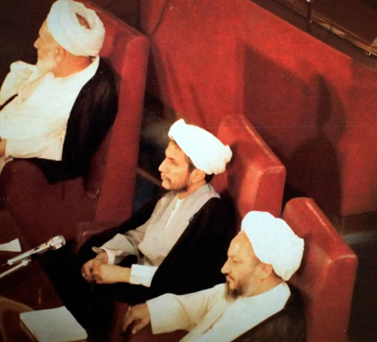 آیت‌الله صانعی در مجلس/عکس