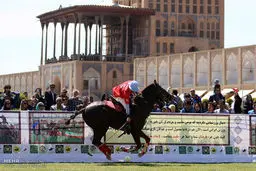 مسابقات نمایشی چوگان در میدان امام اصفهان