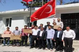 تظاهرات در اعتراض به نبود همسر +عکس