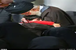 تصاویری از دیدار خانواده‌ شهدای مدافعان حرم با رهبر انقلاب