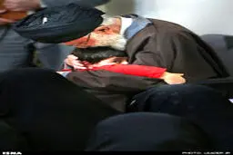 تصاویری از دیدار خانواده‌ شهدای مدافعان حرم با رهبر انقلاب