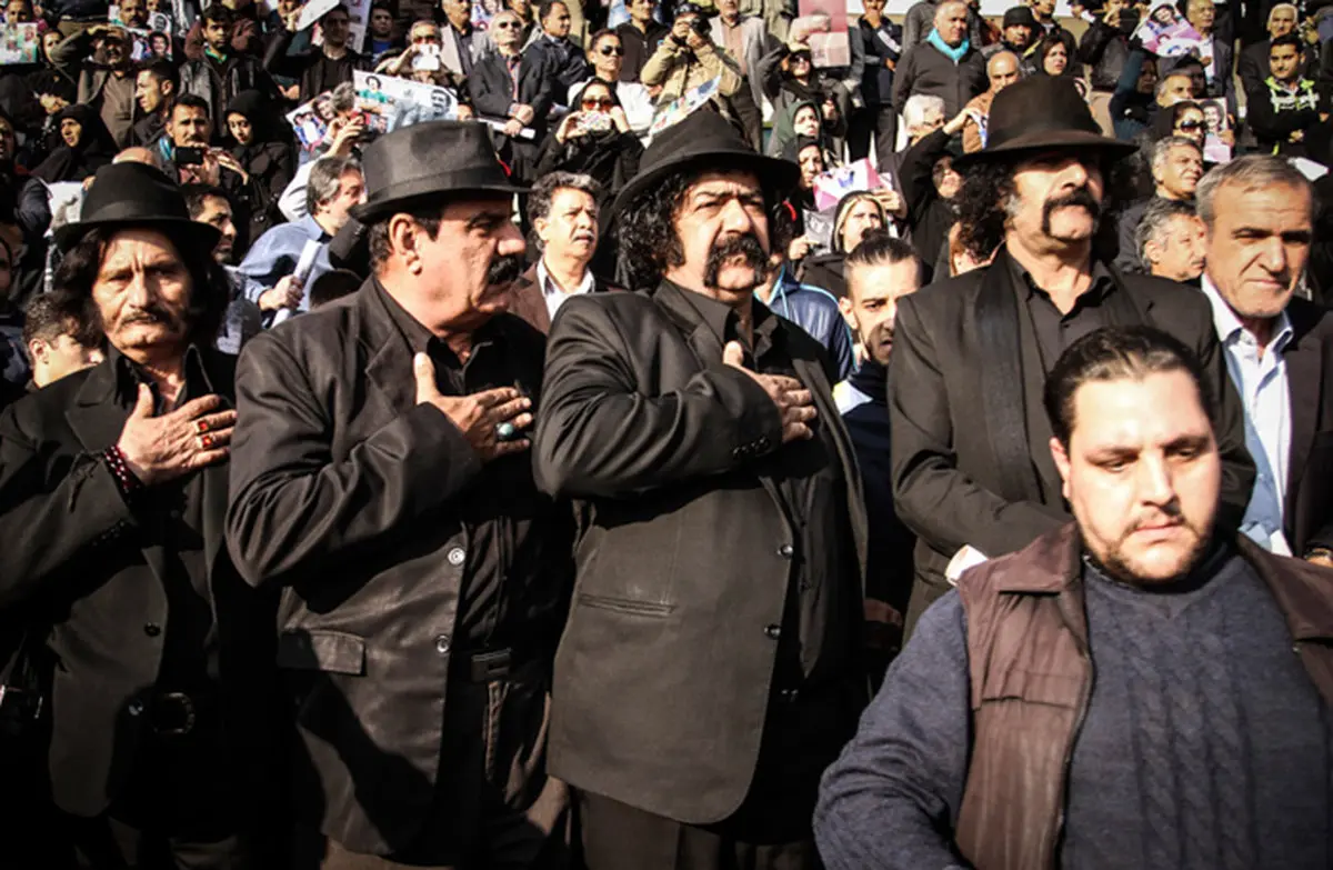 داش مشتی‌ها در مراسم تشییع پیکر مظلومی/ عکس