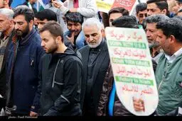 حضور سردار قاسم سلیمانی در راهپیمایی ۲۲ بهمن امروز در کرمان/ عکس