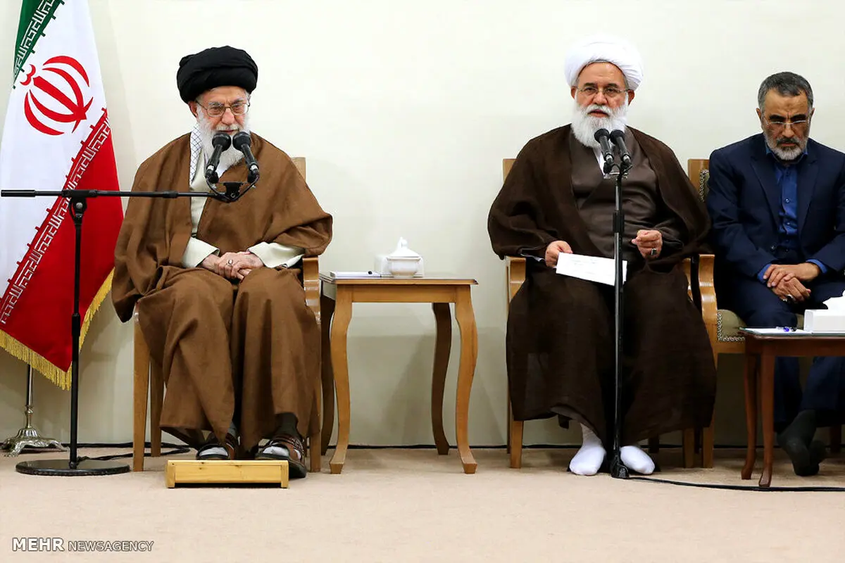 دیدار دست‌اندرکاران کنگره آیت‌الله مصطفی خمینی با رهبر انقلاب/تصاویر