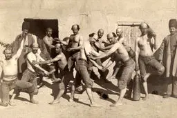 عکس / پهلوانان زورخانه ای در سال 1298