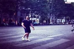 تیپ تابستانی علیرضا حقیقی در سوئد/عکس