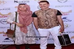 جواد عزتی و همسرش در اکران خصوصی یک فیلم/عکس