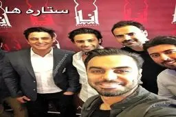 تصویری از فرهاد مجیدی در افتتاحیه رستوران گلزار!