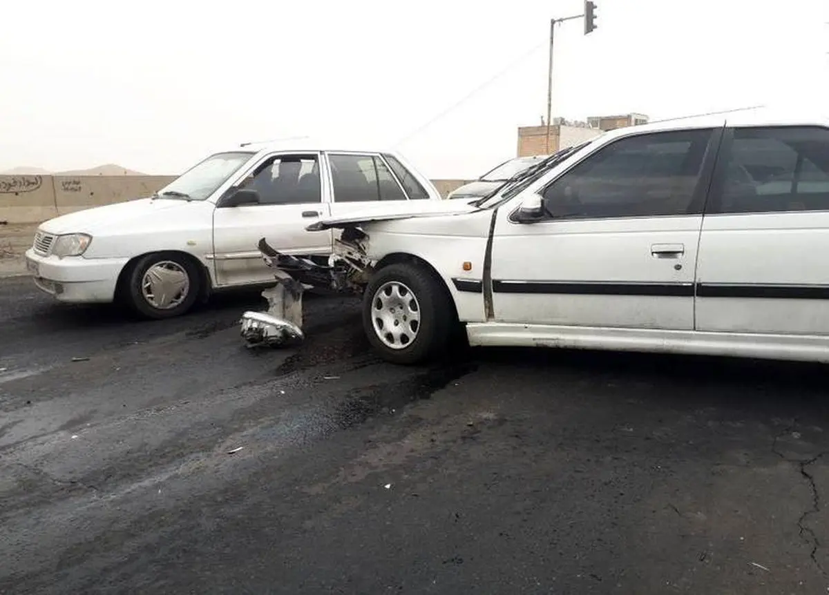 تصادف زنجیره ای در محور بروجرد_ اراک / تصاویر