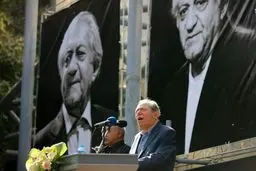 مراسم تشییع پیکر عزت‌الله انتظامی /عکس