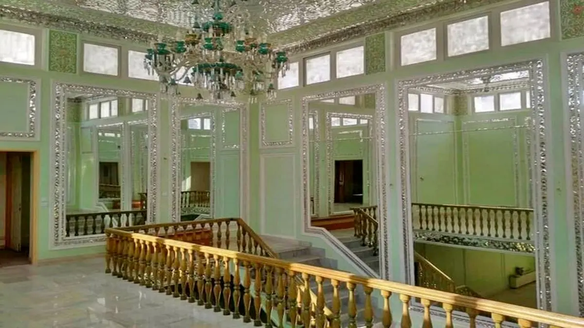 عکسی از عمارت ۱۵۰ میلیاردی اقدسیه