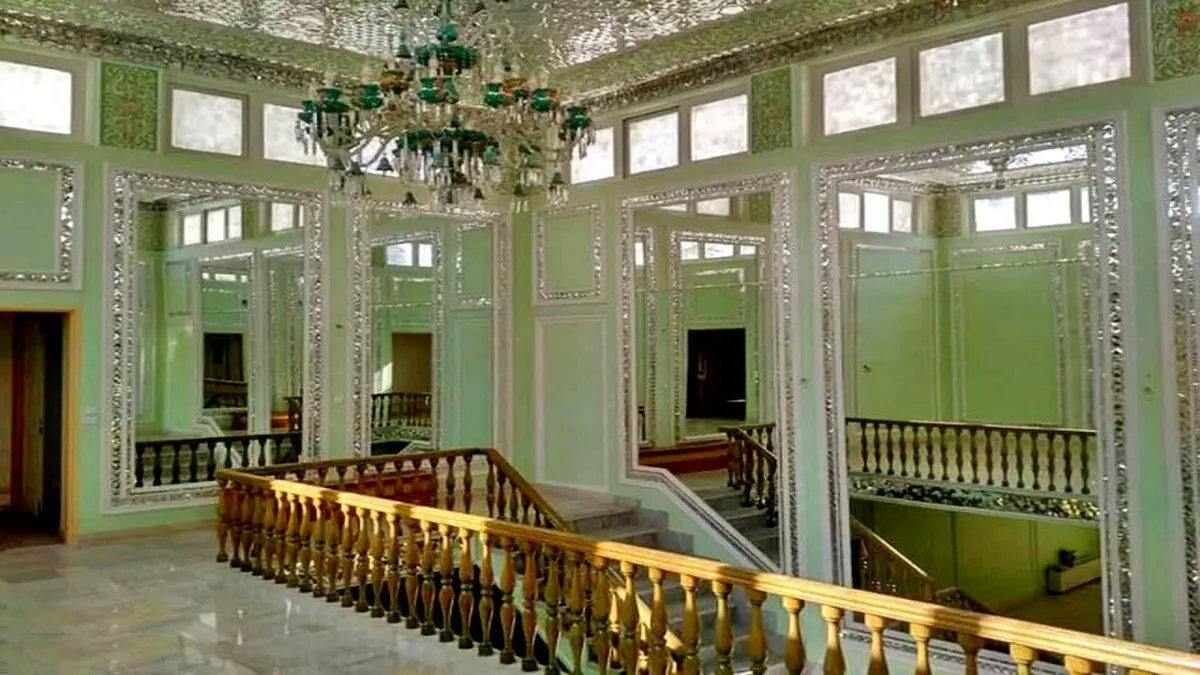 عکسی از عمارت ۱۵۰ میلیاردی اقدسیه