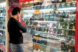 گوشی موبایل ارزان می شود!