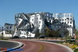 عجیب ترین معماری ساختمانی که تا کنون ندیده اید/عکس