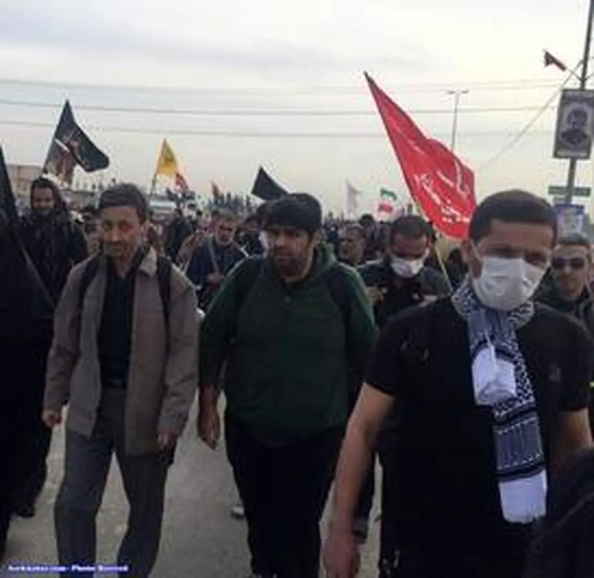 رئیس کمیته امداد در راهپیمایی اربعین/عکس