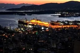 دست و پنجه نرم کردن یونانی ها با فقر/تصاویر