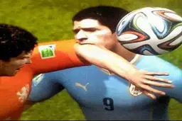 سوآرس این بار در فیفا گاز گرفت+ عکس