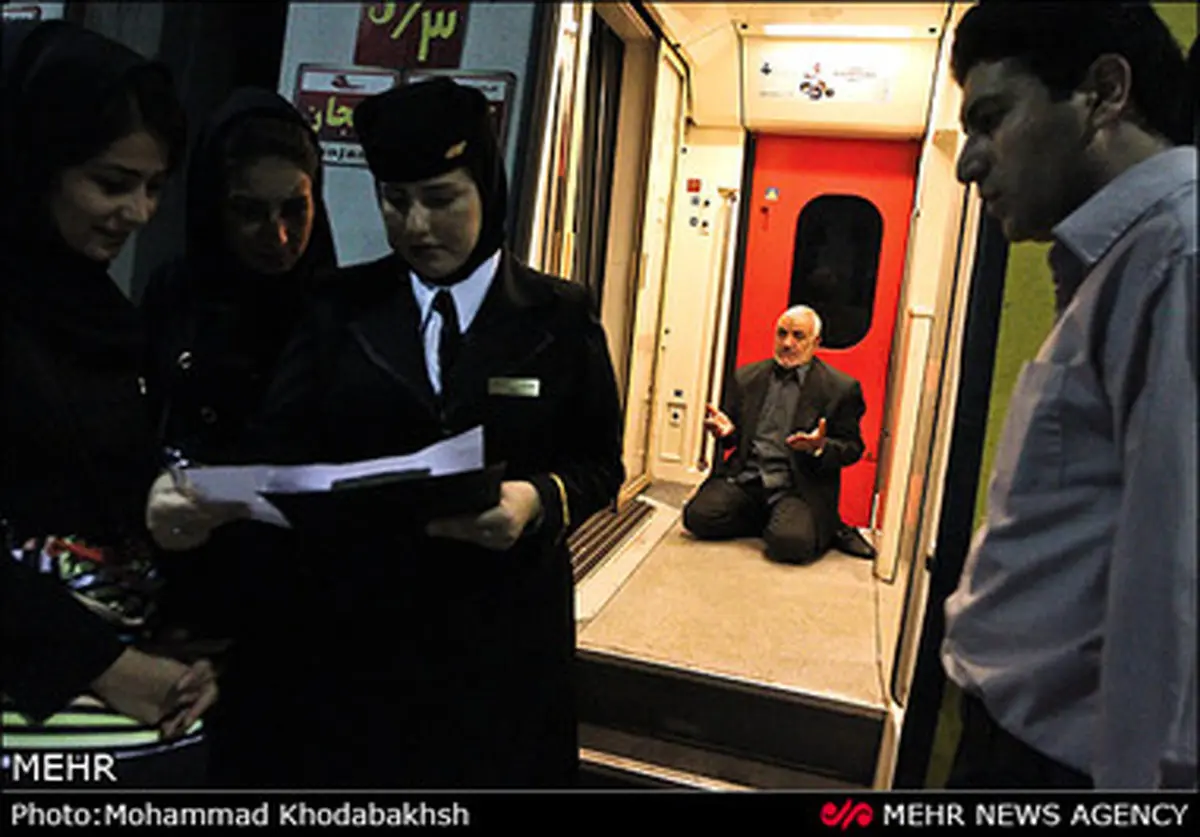 مهمانداران قطار را بیشتر بشناسید/ تصاویر