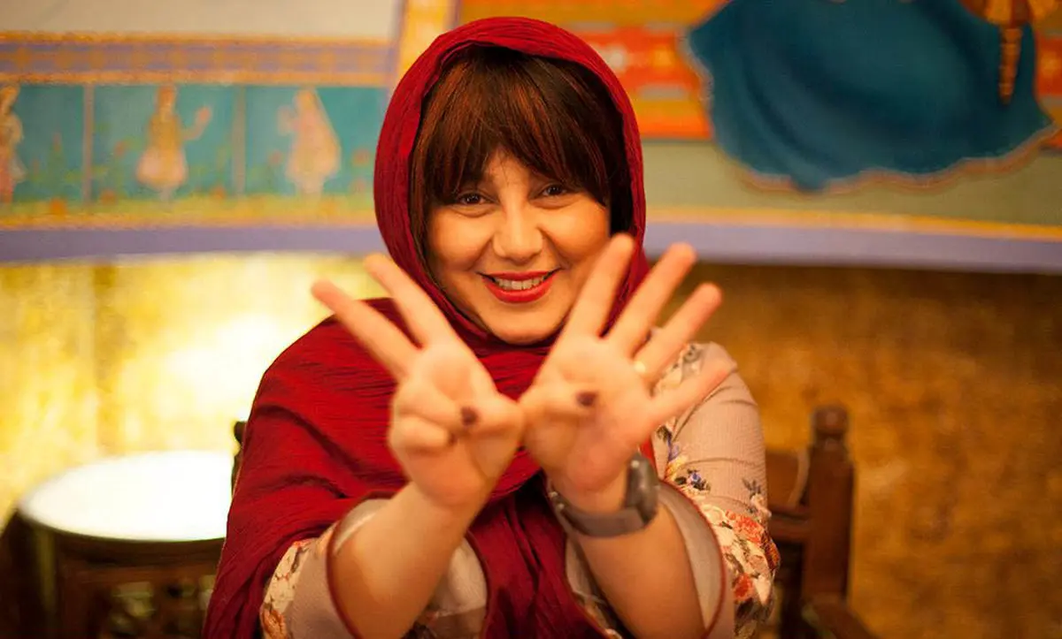 عکس:کری‌خوانی بازیگر زن به شیوه جدید برای استقلالی‌ها!