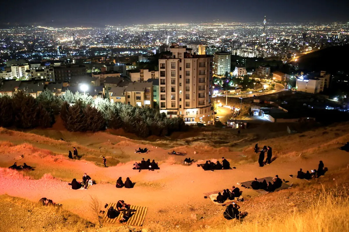 مراسم عزاداری شب عاشورا حسینی در كهف الشهدا + عكس