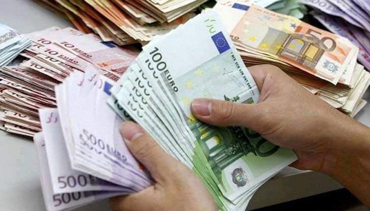 قیمت دلار و قیمت یورو امروز شنبه 2 اسفند ماه + جدول