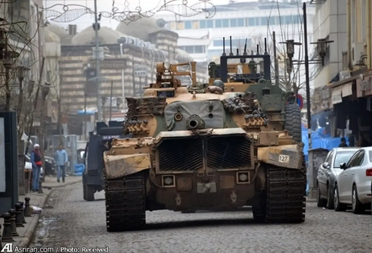 جولان تانک‌ها در شهر کردنشین ترکیه+عکس