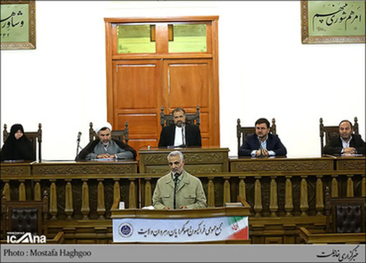 تصاویری از حضور سردار قاسم سلیمانی در  فراکسیون اصولگرایان رهروان ولایت