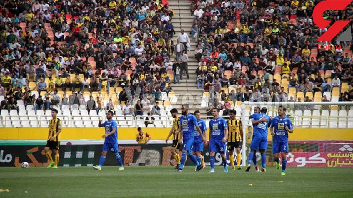 دستگیری 2 دختر در لباس پسرانه در بازی سپاهان و استقلال